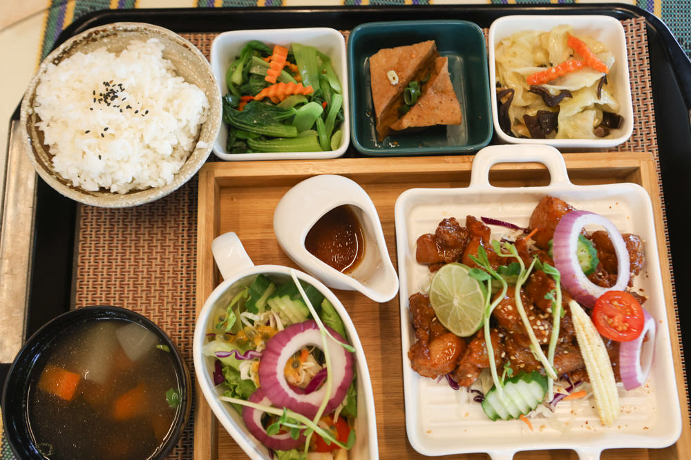 花蓮民宿推薦|太魯閣曼波海灘民宿、午玥咖啡餐館、花蓮寵物友善餐廳、鄰近曼波海灘、火鍋鹹豬肉烤雞簡餐料理 - 第42張圖 花蓮民宿推薦|太魯閣曼波海灘民宿、午玥咖啡餐館、花蓮寵物友善餐廳、鄰近曼波海灘、火鍋鹹豬肉烤雞簡餐料理