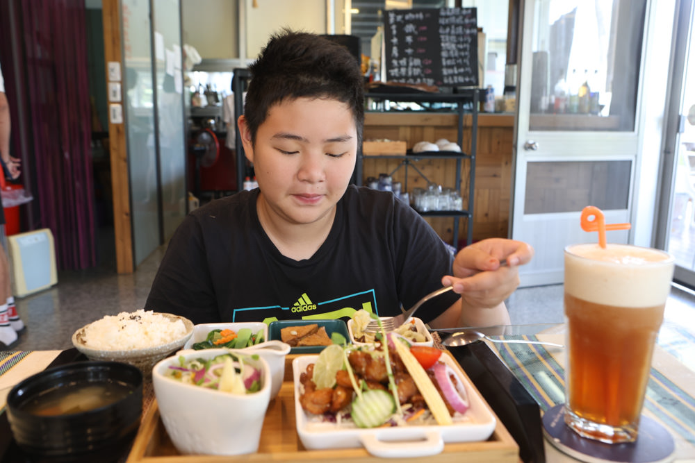 花蓮民宿推薦|太魯閣曼波海灘民宿、午玥咖啡餐館、花蓮寵物友善餐廳、鄰近曼波海灘、火鍋鹹豬肉烤雞簡餐料理 - 第46張圖 花蓮民宿推薦|太魯閣曼波海灘民宿、午玥咖啡餐館、花蓮寵物友善餐廳、鄰近曼波海灘、火鍋鹹豬肉烤雞簡餐料理
