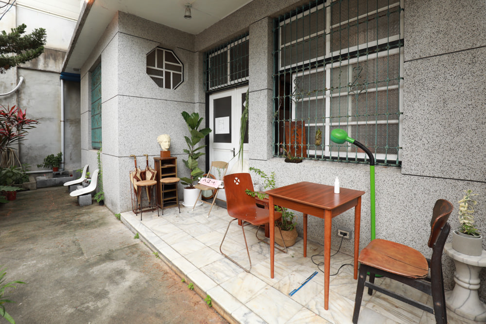 花蓮美食｜木容MURON。50年代台式老宅中的茶館甜點店、寵物友善餐廳、老宅咖啡廳、花蓮下午茶、