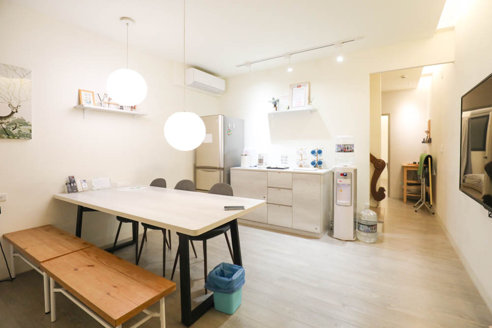 台南包棟民宿|木本樹台南民宿。寵物友善民宿、一天只接一組客人、雙人房就可以獨享包棟! - 第6張圖 台南包棟民宿|木本樹台南民宿。寵物友善民宿、一天只接一組客人、雙人房就可以獨享包棟!