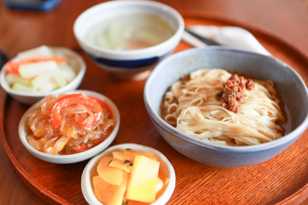 宜蘭美食｜木蘭春生。祖傳四代的傳統小吃美食、甜點飲料、瓜仔肉飯、復古文青風寵物友善餐廳