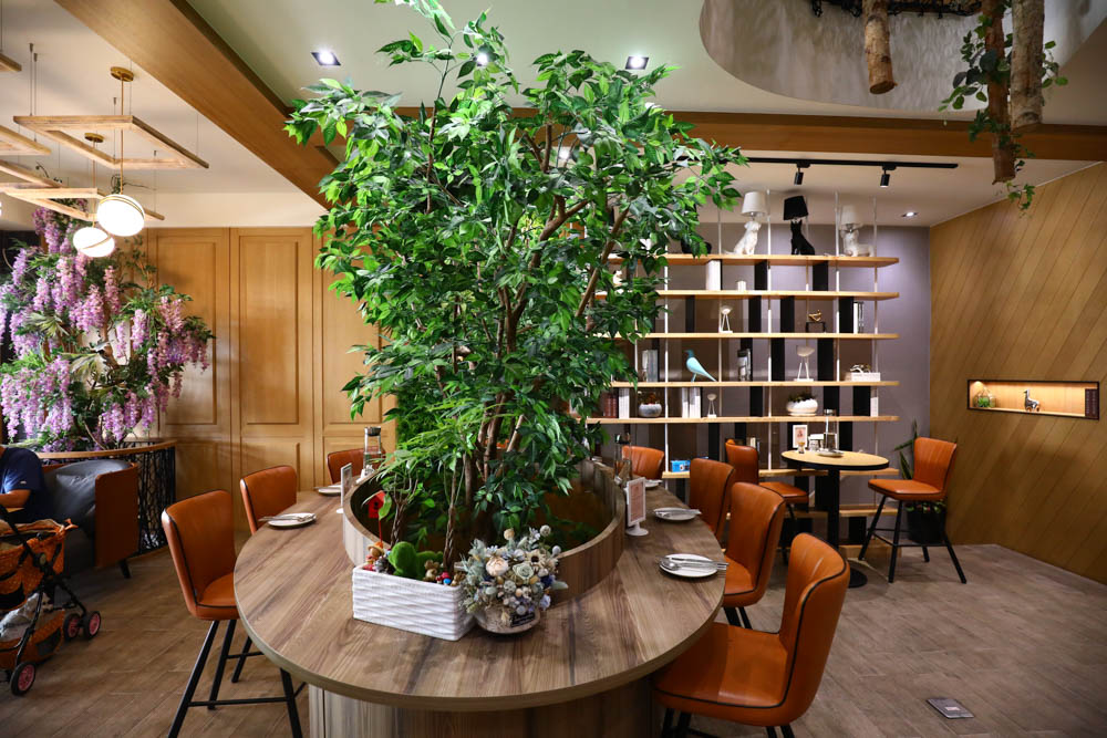 高雄美食｜Mao Mao Lee 李毛毛寵物餐廳。專為毛小孩設計的大份量寵物餐、有包廂、近高雄展覽館