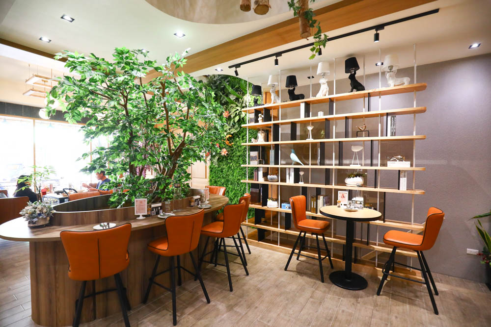 高雄美食｜Mao Mao Lee 李毛毛寵物餐廳。專為毛小孩設計的大份量寵物餐、有包廂、近高雄展覽館