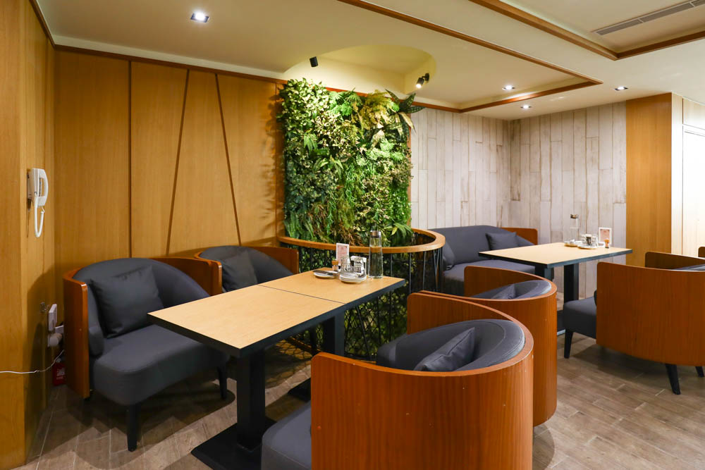 高雄美食｜Mao Mao Lee 李毛毛寵物餐廳。專為毛小孩設計的大份量寵物餐、有包廂、近高雄展覽館