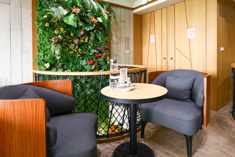 高雄美食｜Mao Mao Lee 李毛毛寵物餐廳。專為毛小孩設計的大份量寵物餐、有包廂、近高雄展覽館