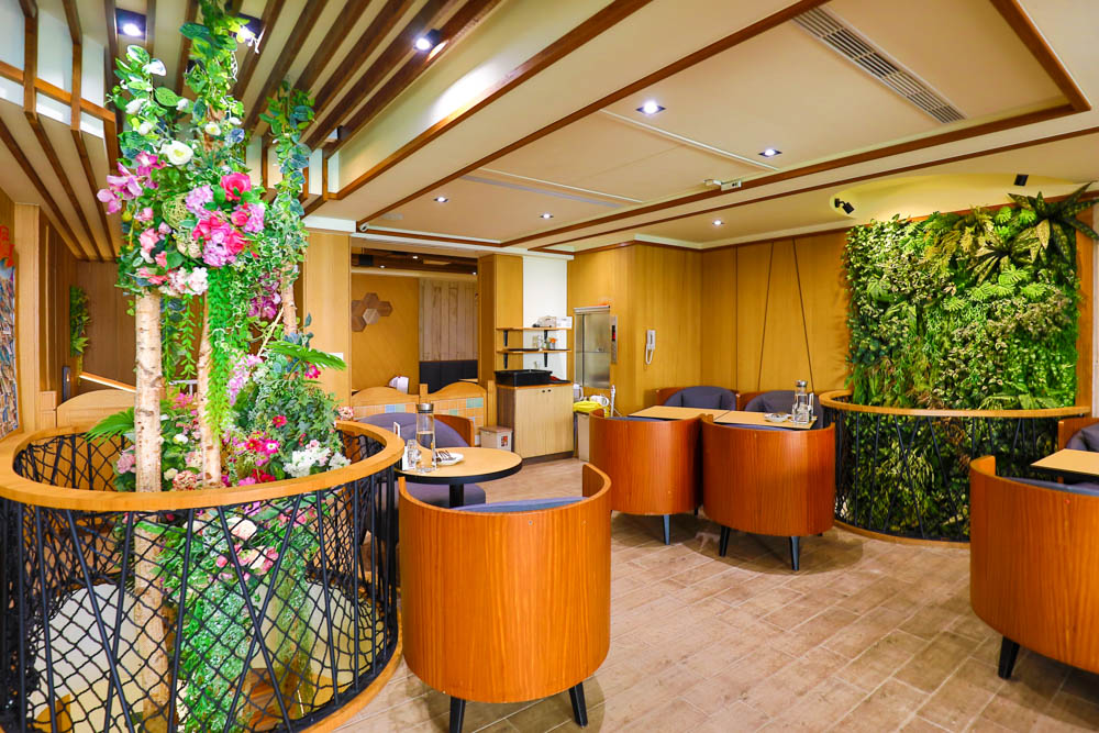 高雄美食｜Mao Mao Lee 李毛毛寵物餐廳。專為毛小孩設計的大份量寵物餐、有包廂、近高雄展覽館