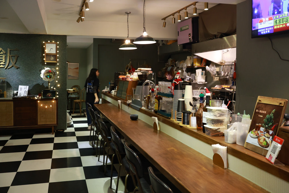 台北大安區美食｜TAKEOUT CURRY SHOP 咖哩專門店。寵物友善餐廳、日式香料黑咖哩、貓咪布丁