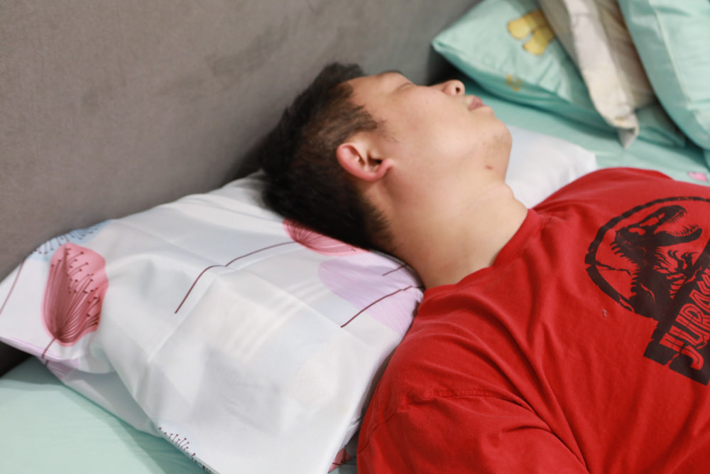 符合人體工學、睡得舒適一夜好眠,享受高品質舒適睡眠——LooCa超導石墨烯枕二代乳膠枕芯★momo獨家贈石墨烯枕套 - 第18張圖 符合人體工學、睡得舒適一夜好眠,享受高品質舒適睡眠——LooCa超導石墨烯枕二代乳膠枕芯★momo獨家贈石墨烯枕套