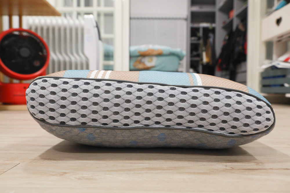 符合人體工學、睡得舒適一夜好眠,享受高品質舒適睡眠——LooCa超導石墨烯枕二代乳膠枕芯★momo獨家贈石墨烯枕套 - 第12張圖 符合人體工學、睡得舒適一夜好眠,享受高品質舒適睡眠——LooCa超導石墨烯枕二代乳膠枕芯★momo獨家贈石墨烯枕套