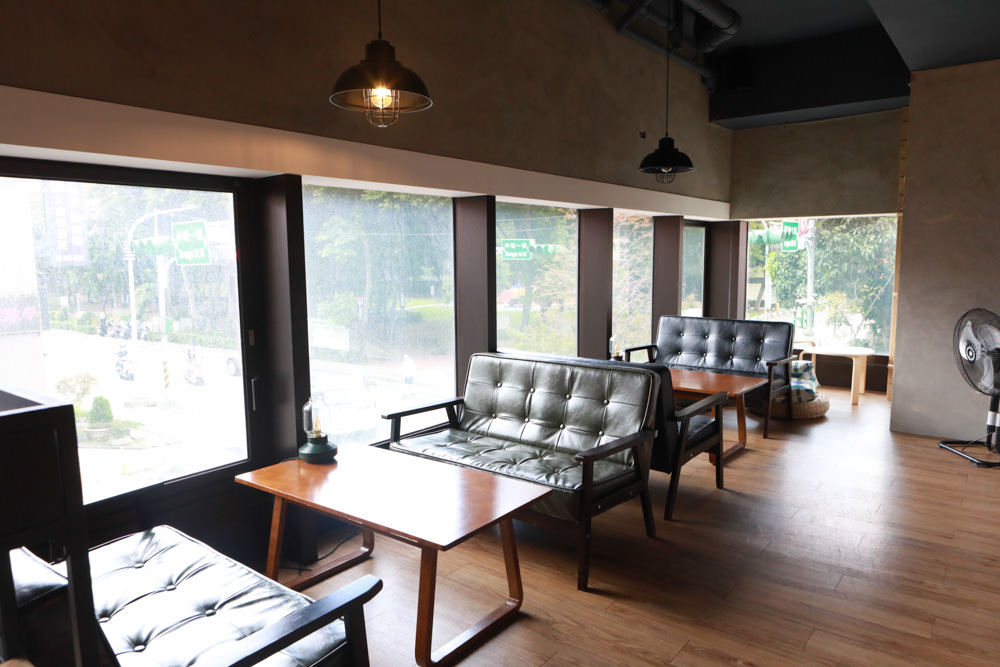 桃園美食|Reboot Cafe輕食早午餐、咖啡專賣店、不限時寵物友善咖啡、桃園質感咖啡廳 - 第9張圖 桃園美食|Reboot Cafe輕食早午餐、咖啡專賣店、不限時寵物友善咖啡、桃園質感咖啡廳