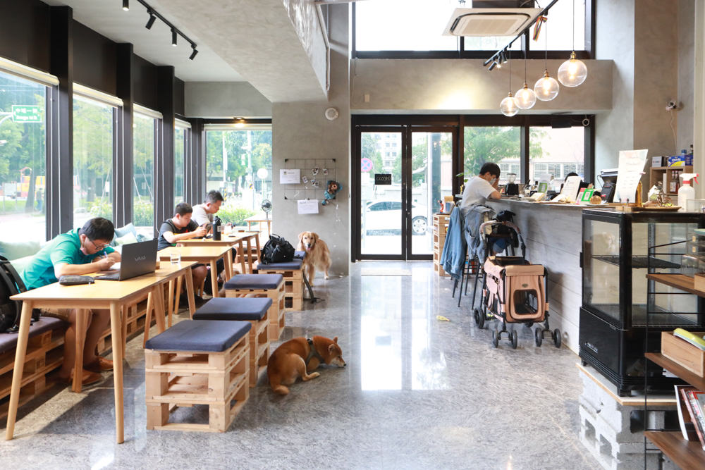 桃園美食|Reboot Cafe輕食早午餐、咖啡專賣店、不限時寵物友善咖啡、桃園質感咖啡廳 - 第2張圖 桃園美食|Reboot Cafe輕食早午餐、咖啡專賣店、不限時寵物友善咖啡、桃園質感咖啡廳