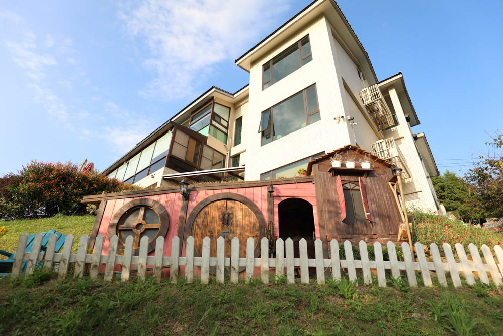 桃園復興鄉美食|山水奇異民宿景觀餐廳。超可愛的哈比村、英式電話亭、寵物友善餐廳 - 第24張圖 桃園復興鄉美食|山水奇異民宿景觀餐廳。超可愛的哈比村、英式電話亭、寵物友善餐廳
