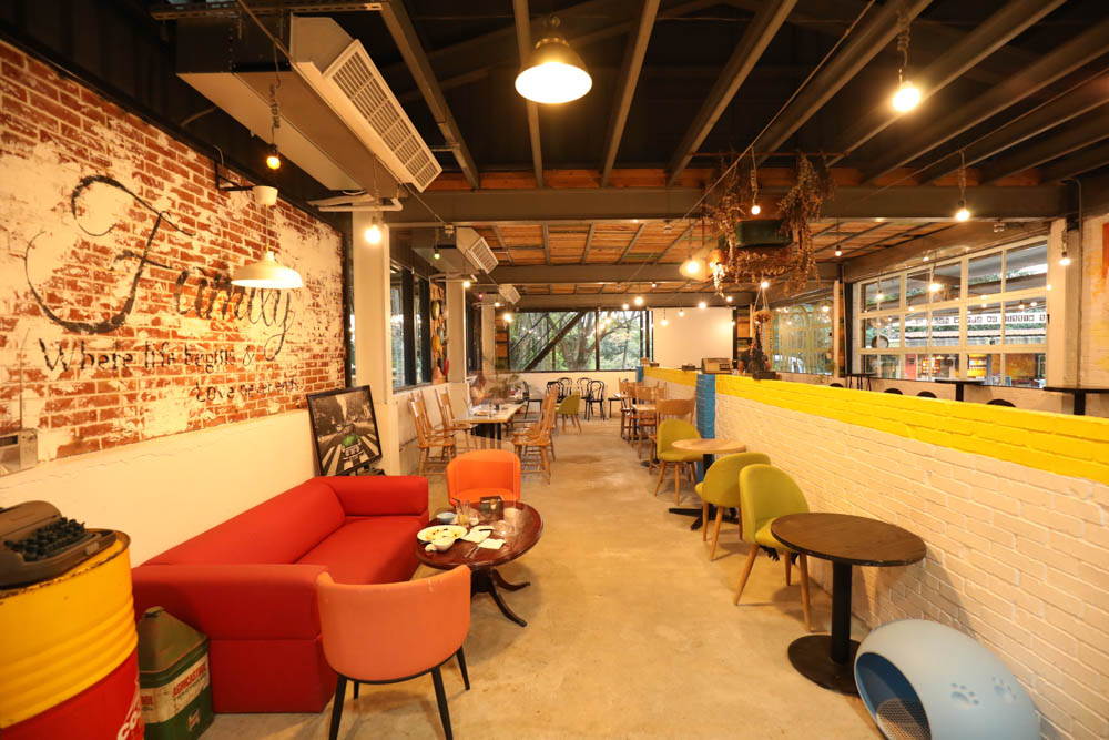 桃園復興鄉美食｜ZOO ZOO CAFE。北橫公路上美式加州復古咖啡廳、窯烤披薩、寵物友善餐廳
