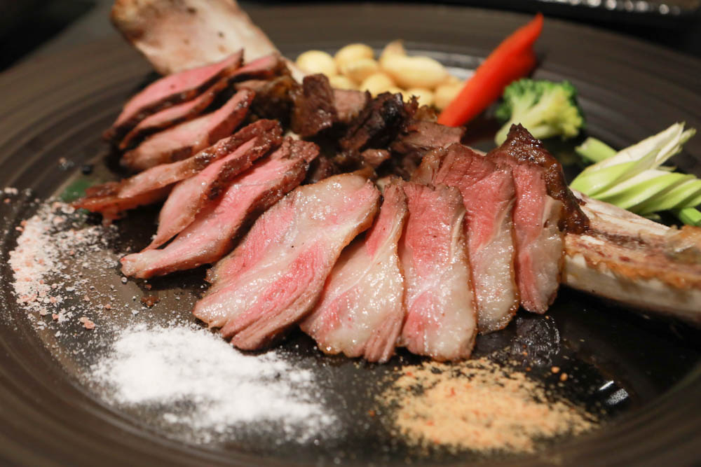 花蓮美食｜梅蘢鎮。海陸燒烤饗宴無菜單料理、寵物友善餐廳、食材新鮮！！