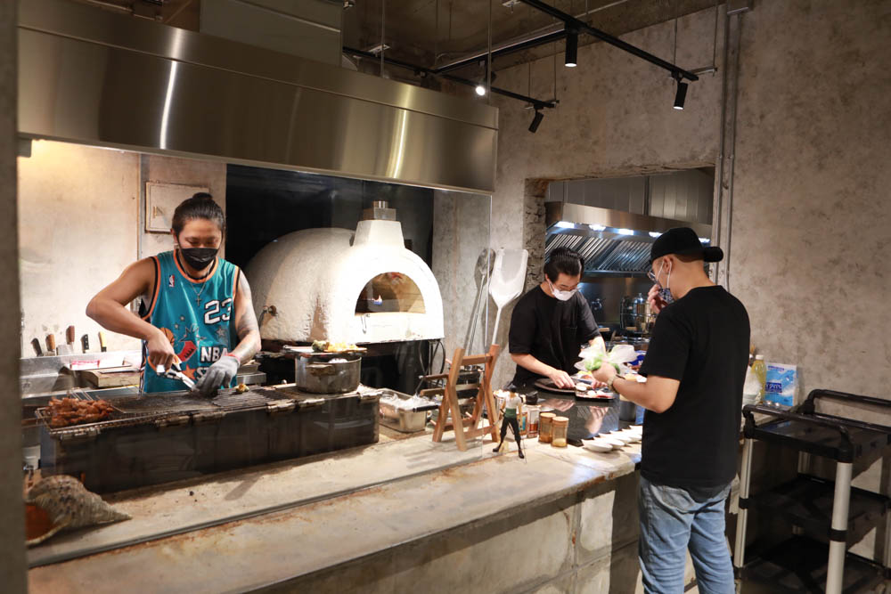 花蓮美食｜梅蘢鎮。海陸燒烤饗宴無菜單料理、寵物友善餐廳、食材新鮮！！