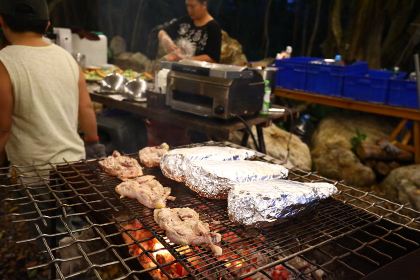 花蓮新景點|嘻餐町-賣火柴的餐桌。森林系營火餐桌、浪漫森林中享受奢華營火晚餐服務、寵物友善 - 第15張圖 花蓮新景點|嘻餐町-賣火柴的餐桌。森林系營火餐桌、浪漫森林中享受奢華營火晚餐服務、寵物友善