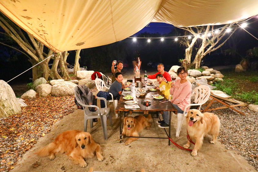 花蓮新景點|嘻餐町-賣火柴的餐桌。森林系營火餐桌、浪漫森林中享受奢華營火晚餐服務、寵物友善 - 第12張圖 花蓮新景點|嘻餐町-賣火柴的餐桌。森林系營火餐桌、浪漫森林中享受奢華營火晚餐服務、寵物友善
