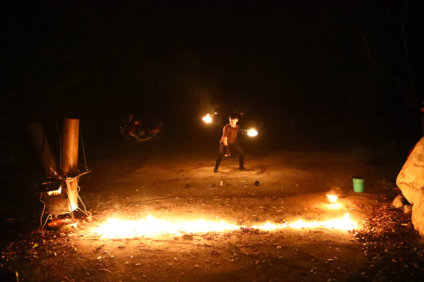 花蓮新景點|嘻餐町-賣火柴的餐桌。森林系營火餐桌、浪漫森林中享受奢華營火晚餐服務、寵物友善 - 第30張圖 花蓮新景點|嘻餐町-賣火柴的餐桌。森林系營火餐桌、浪漫森林中享受奢華營火晚餐服務、寵物友善