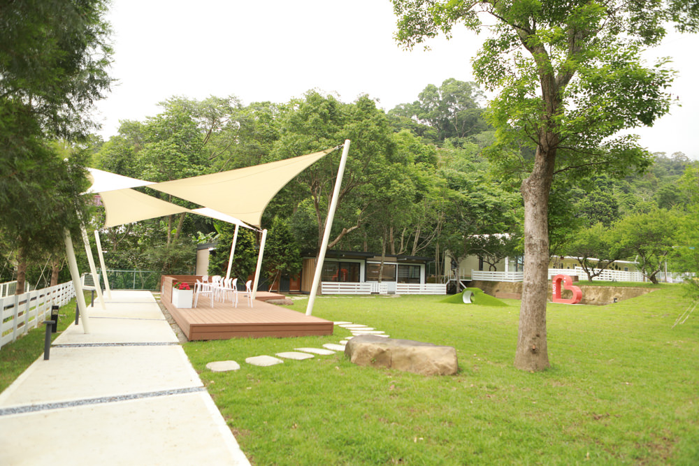 苗栗南庄｜樂吧溪畔莊園happy tails。結合寵物友善餐廳、寵物游泳池、寵物友善民宿、寵物安親的多元化豪華寵物園區