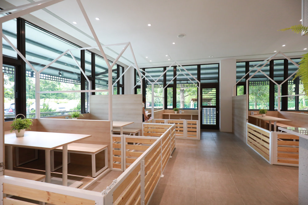 苗栗南庄｜樂吧溪畔莊園happy tails。結合寵物友善餐廳、寵物游泳池、寵物友善民宿、寵物安親的多元化豪華寵物園區