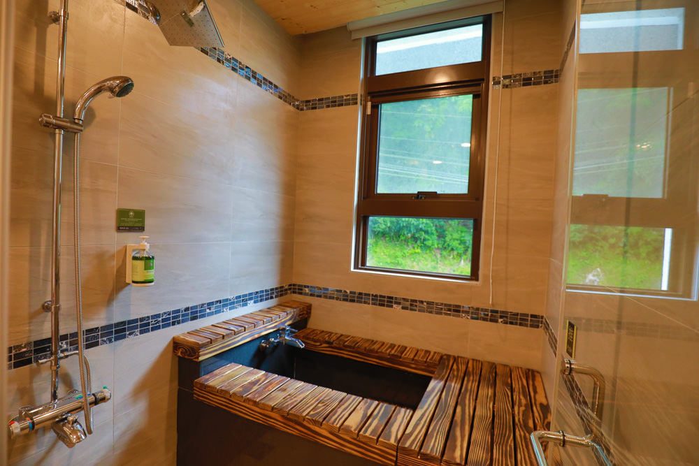 苗栗南庄｜樂吧溪畔莊園happy tails。結合寵物友善餐廳、寵物游泳池、寵物友善民宿、寵物安親的多元化豪華寵物園區