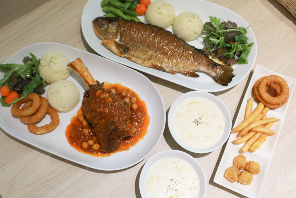 苗栗南庄｜樂吧溪畔莊園happy tails。結合寵物友善餐廳、寵物游泳池、寵物友善民宿、寵物安親的多元化豪華寵物園區