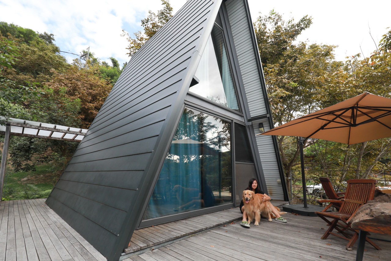 台中東勢民宿｜樹之間民宿。寵物友善民宿、曙屋唯美樹屋、森林系山林獨棟小木屋