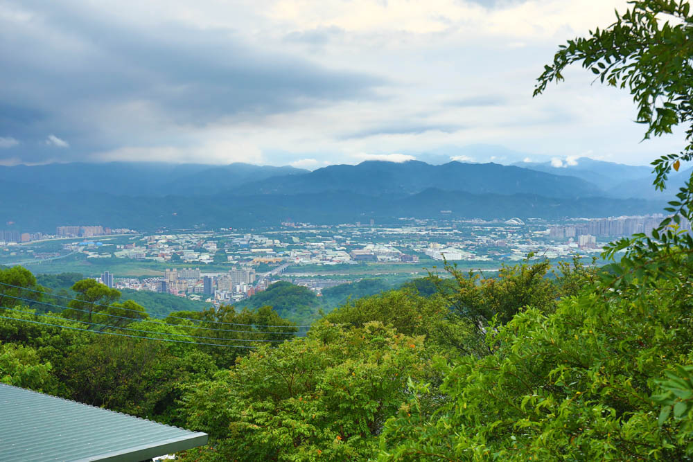 新北樹林景觀餐廳|TREE TOP KAFFA 樹頂上。秘境咖啡廳、寵物友善餐廳、網美打卡百萬山嵐美景、絕美夜景 - 第14張圖 新北樹林景觀餐廳|TREE TOP KAFFA 樹頂上。秘境咖啡廳、寵物友善餐廳、網美打卡百萬山嵐美景、絕美夜景