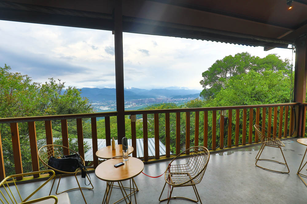 新北樹林景觀餐廳|TREE TOP KAFFA 樹頂上。秘境咖啡廳、寵物友善餐廳、網美打卡百萬山嵐美景、絕美夜景 - 第13張圖 新北樹林景觀餐廳|TREE TOP KAFFA 樹頂上。秘境咖啡廳、寵物友善餐廳、網美打卡百萬山嵐美景、絕美夜景