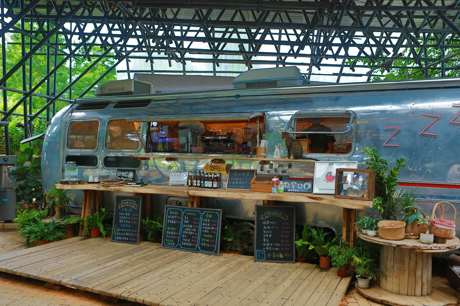 苗栗卓蘭懶人露營|橘舍三食。寵物友善豪華露營、山里廚房無菜單料理、一泊三食DIY、免搭帳奢華露營! - 第2張圖 苗栗卓蘭懶人露營|橘舍三食。寵物友善豪華露營、山里廚房無菜單料理、一泊三食DIY、免搭帳奢華露營!