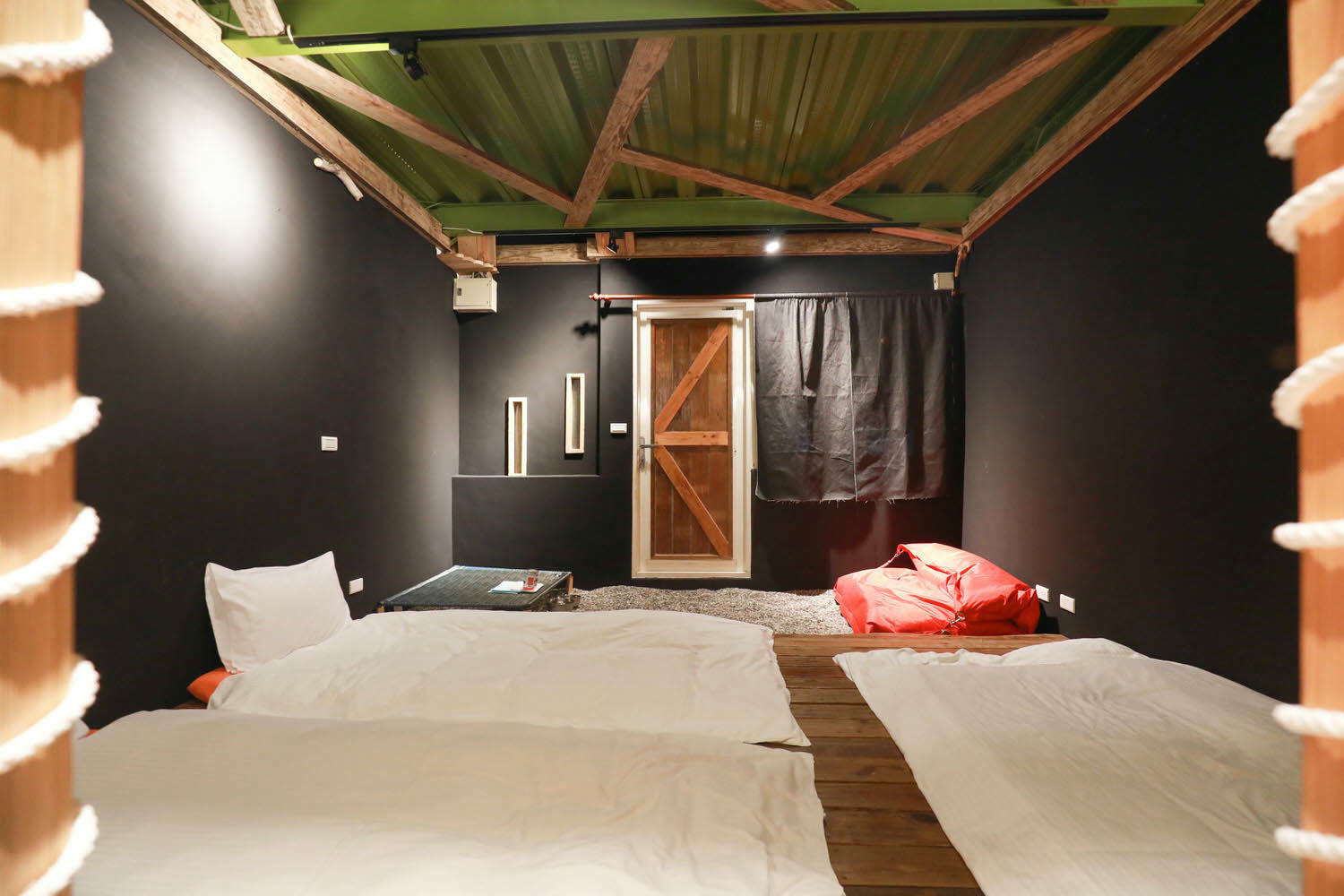 毛小海洋俱樂部｜花蓮鹽寮。花蓮寵物友善民宿、花蓮海景包棟民宿、露營風格美學、野營、星空電影院