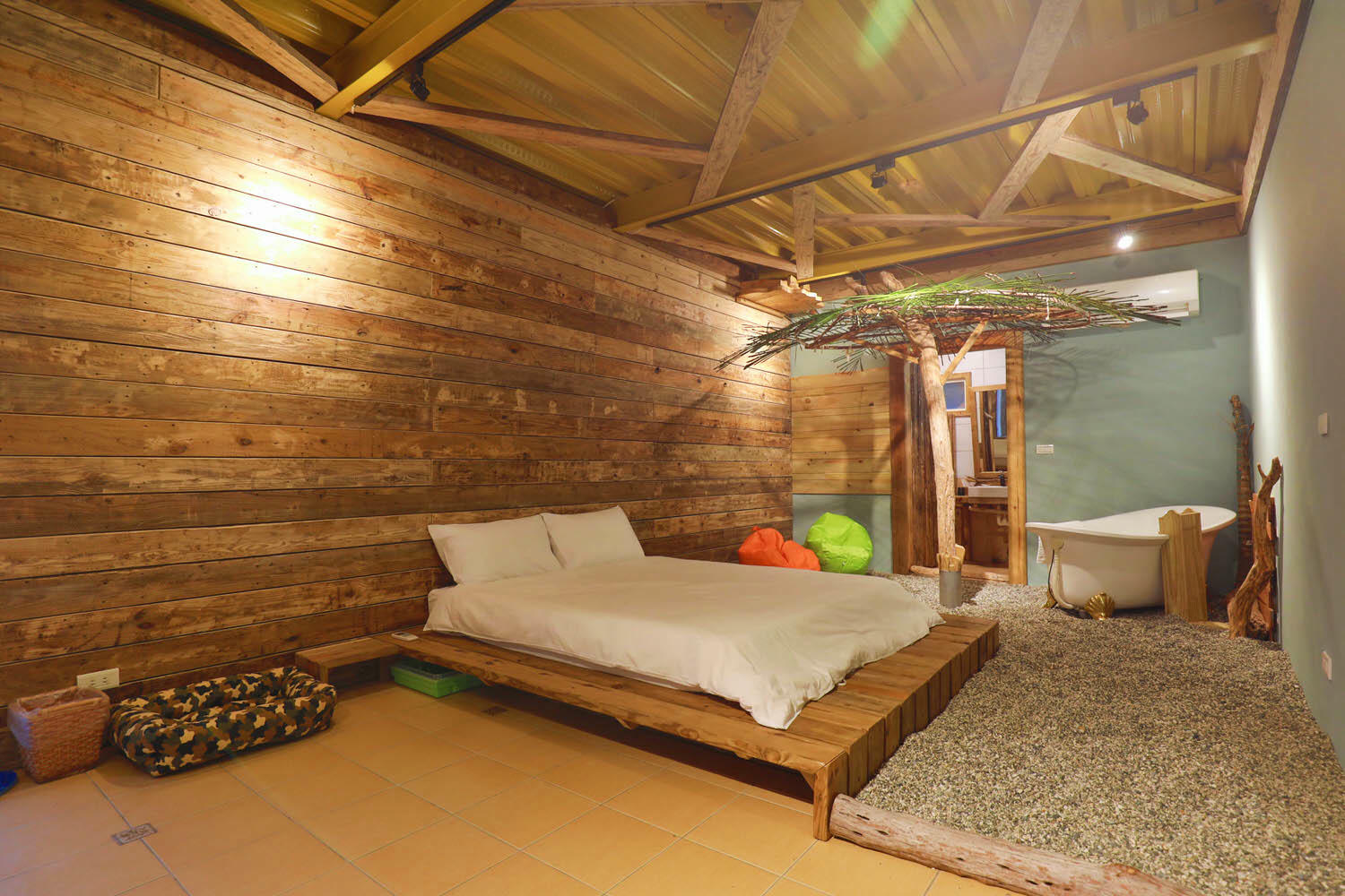 毛小海洋俱樂部｜花蓮鹽寮。花蓮寵物友善民宿、花蓮海景包棟民宿、露營風格美學、野營、星空電影院