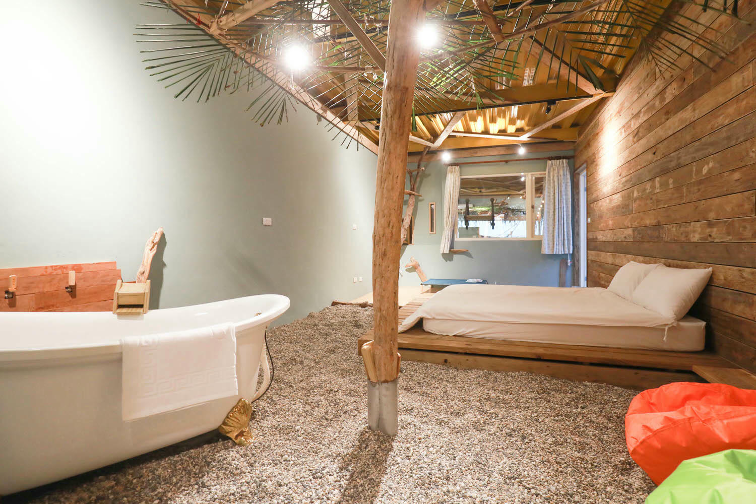 毛小海洋俱樂部｜花蓮鹽寮。花蓮寵物友善民宿、花蓮海景包棟民宿、露營風格美學、野營、星空電影院