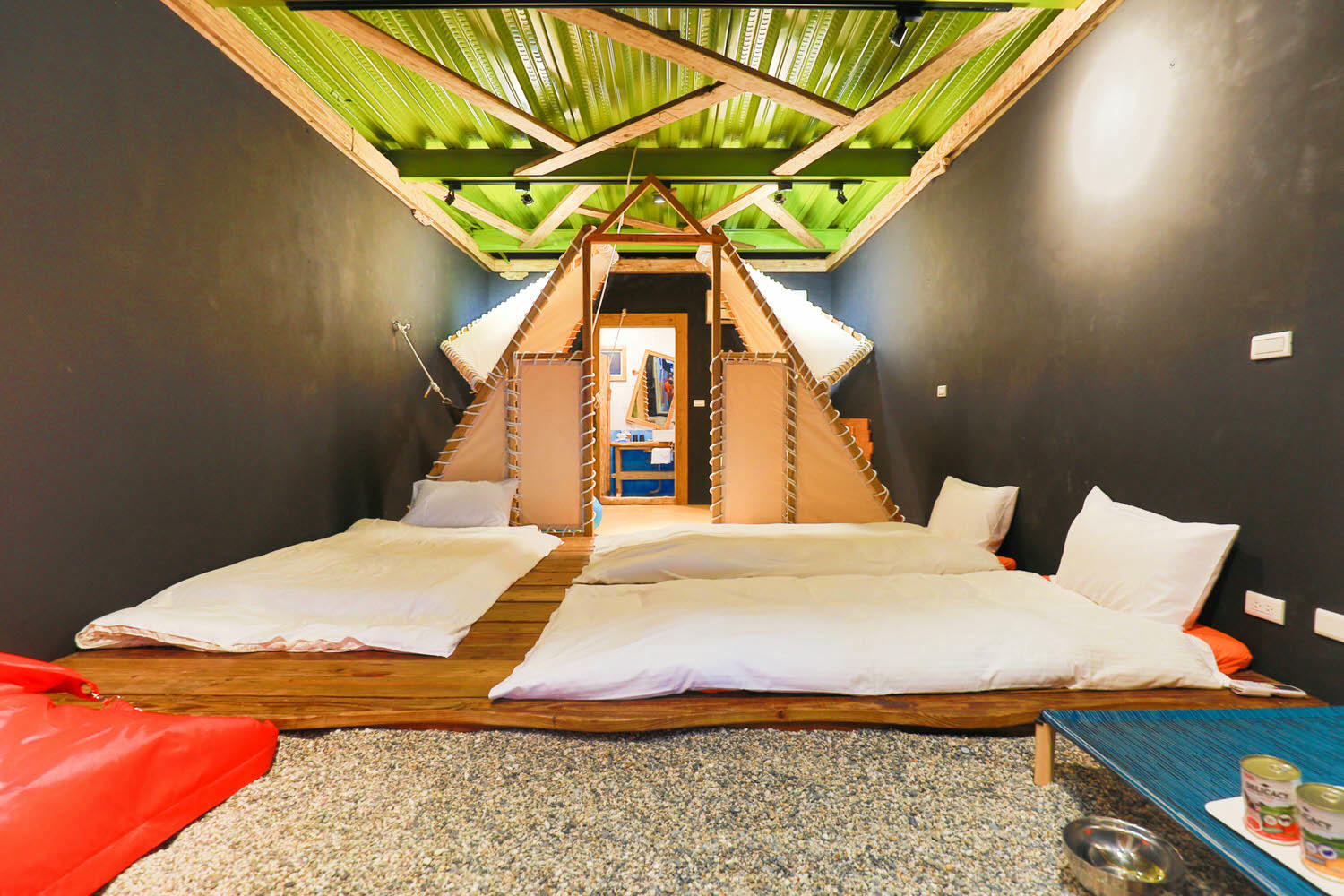 毛小海洋俱樂部｜花蓮鹽寮。花蓮寵物友善民宿、花蓮海景包棟民宿、露營風格美學、野營、星空電影院