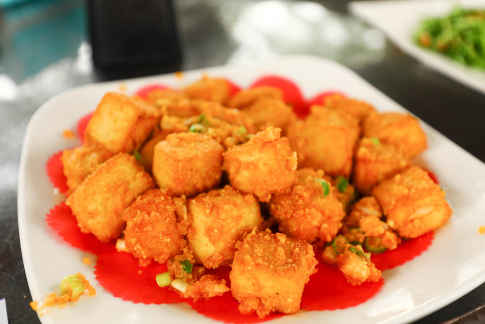 屏東里港美食|水明漾活蝦景觀餐廳。秒穿峇里島風情,坐在發呆亭品嚐熱炒蝦料理、寵物友善 - 第21張圖 屏東里港美食|水明漾活蝦景觀餐廳。秒穿峇里島風情,坐在發呆亭品嚐熱炒蝦料理、寵物友善