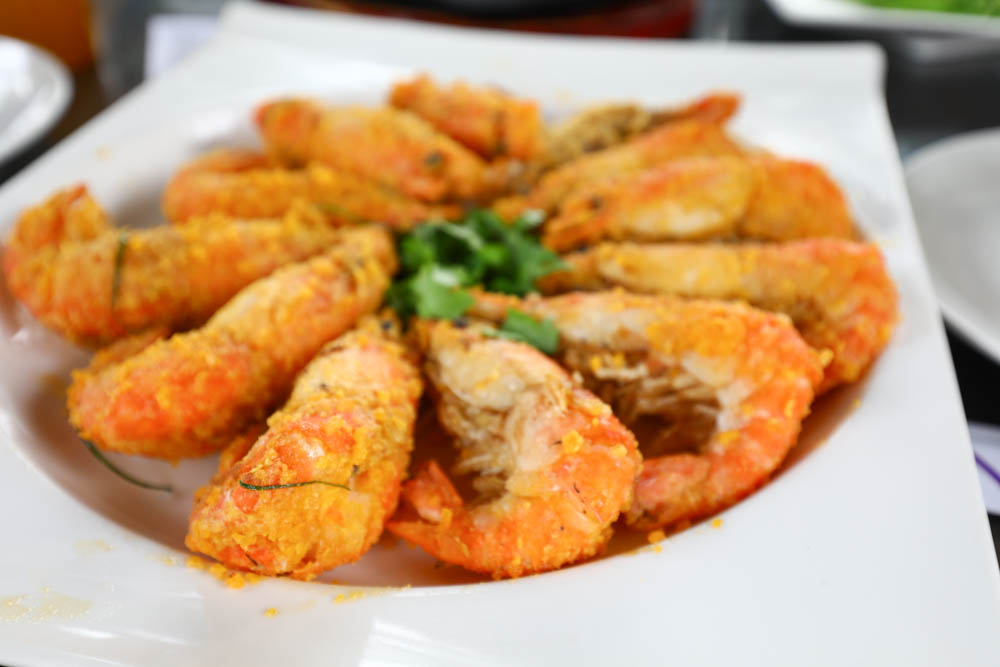 屏東里港美食|水明漾活蝦景觀餐廳。秒穿峇里島風情,坐在發呆亭品嚐熱炒蝦料理、寵物友善 - 第23張圖 屏東里港美食|水明漾活蝦景觀餐廳。秒穿峇里島風情,坐在發呆亭品嚐熱炒蝦料理、寵物友善