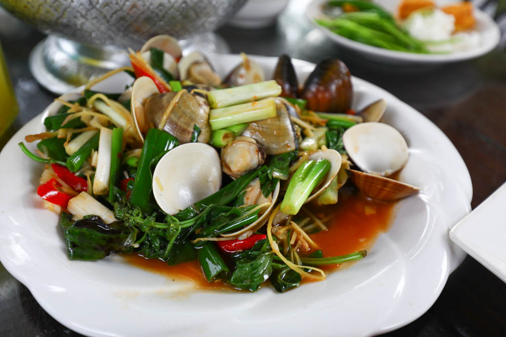 屏東里港美食|水明漾活蝦景觀餐廳。秒穿峇里島風情,坐在發呆亭品嚐熱炒蝦料理、寵物友善 - 第24張圖 屏東里港美食|水明漾活蝦景觀餐廳。秒穿峇里島風情,坐在發呆亭品嚐熱炒蝦料理、寵物友善