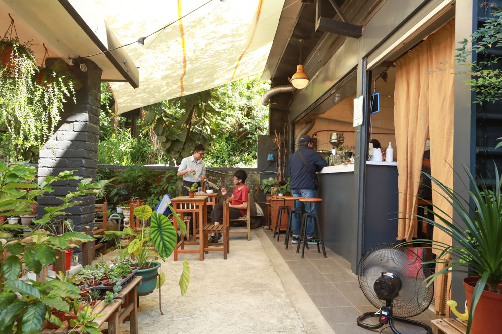 新店安坑美食|波波咖啡 Bo Coffee Roaster(波豆商行)。寵物友善餐廳、隱藏山中的老宅咖啡廳 - 第8張圖 新店安坑美食|波波咖啡 Bo Coffee Roaster(波豆商行)。寵物友善餐廳、隱藏山中的老宅咖啡廳