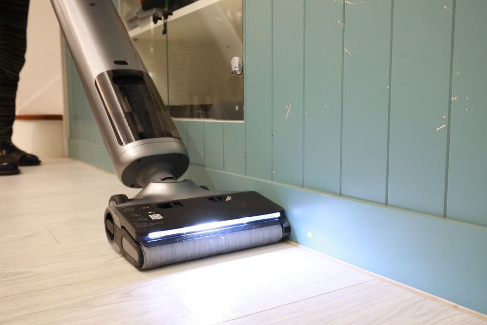 OSOTEK 順造H200黑豹無線吸拖一體洗地機。6合一吸塵/拖地/吸水/除菌/自動清潔/熱烘乾、全方位地板清潔、清潔打掃必備神器