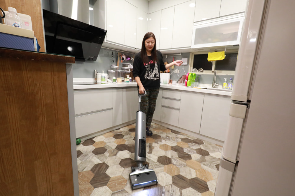 OSOTEK 順造H200黑豹無線吸拖一體洗地機。6合一吸塵/拖地/吸水/除菌/自動清潔/熱烘乾、全方位地板清潔、清潔打掃必備神器