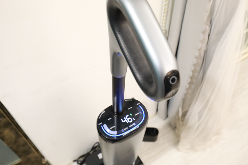 OSOTEK 順造H200黑豹無線吸拖一體洗地機。6合一吸塵/拖地/吸水/除菌/自動清潔/熱烘乾、全方位地板清潔、清潔打掃必備神器