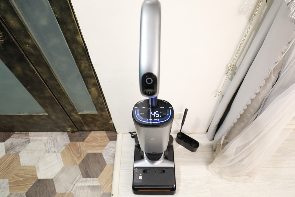 OSOTEK 順造H200黑豹無線吸拖一體洗地機。6合一吸塵/拖地/吸水/除菌/自動清潔/熱烘乾、全方位地板清潔、清潔打掃必備神器