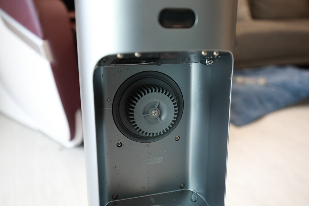 OSOTEK 順造H200黑豹無線吸拖一體洗地機。6合一吸塵/拖地/吸水/除菌/自動清潔/熱烘乾、全方位地板清潔、清潔打掃必備神器