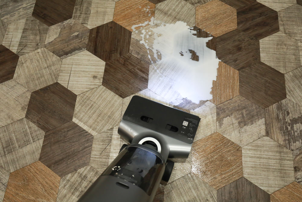 OSOTEK 順造H200黑豹無線吸拖一體洗地機。6合一吸塵/拖地/吸水/除菌/自動清潔/熱烘乾、全方位地板清潔、清潔打掃必備神器