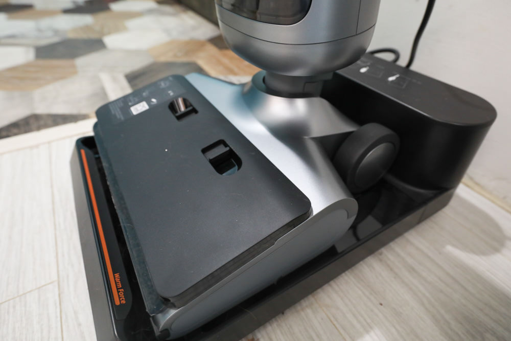 OSOTEK 順造H200黑豹無線吸拖一體洗地機。6合一吸塵/拖地/吸水/除菌/自動清潔/熱烘乾、全方位地板清潔、清潔打掃必備神器