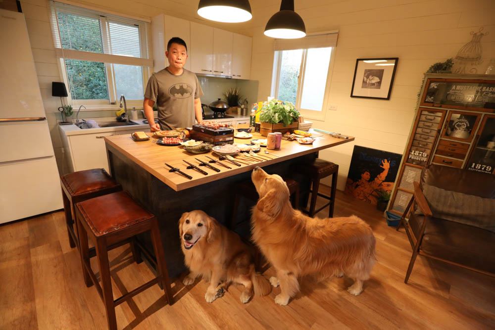 苗栗苑裡｜浩克森林小屋。寵物友善民宿、隱藏在森林中的秘境小木屋、好客八號穀倉小屋