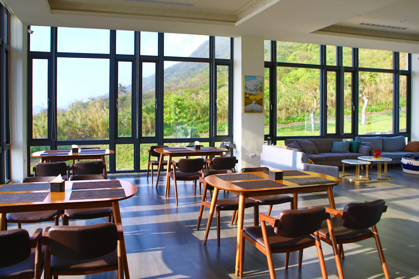 花蓮鹽寮海景民宿|海嵐行館。台11線上絕美純白寵物友善景觀民宿、綠草如茵大草皮 - 第32張圖 花蓮鹽寮海景民宿|海嵐行館。台11線上絕美純白寵物友善景觀民宿、綠草如茵大草皮