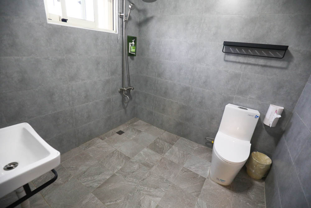 宜蘭壯圍｜海邊民宿Hibnb Guesthouse。寵物友善民宿、燒鳥居酒屋、Q萌柴柴神社、濃濃日式風情、距離秘境海灘走路2分鐘、龜山島