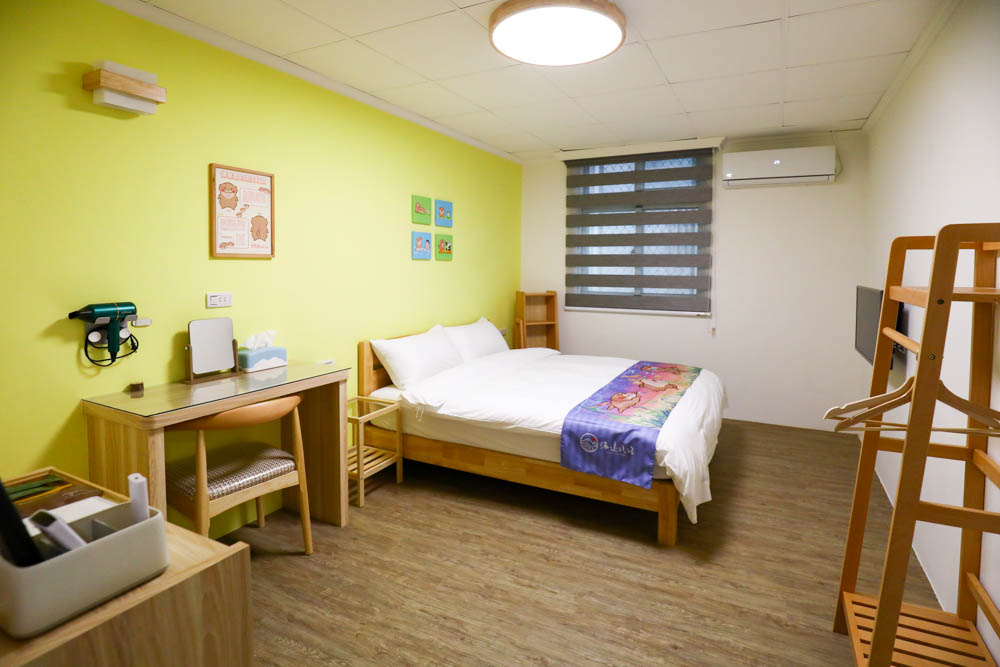 宜蘭壯圍｜海邊民宿Hibnb Guesthouse。寵物友善民宿、燒鳥居酒屋、Q萌柴柴神社、濃濃日式風情、距離秘境海灘走路2分鐘、龜山島