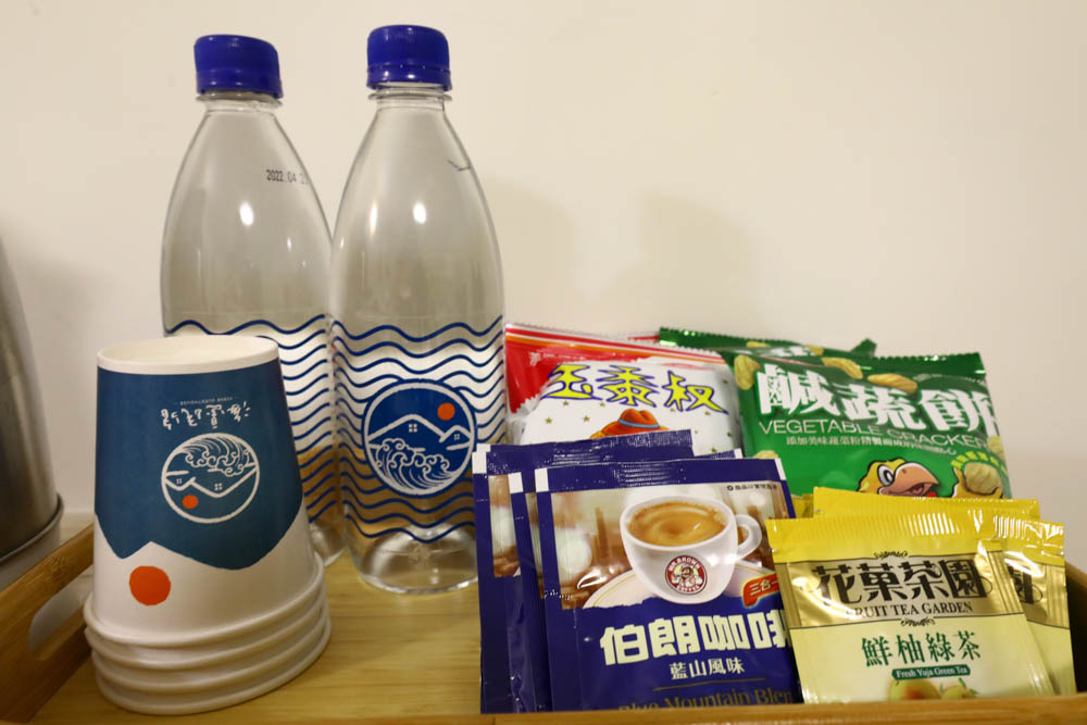 宜蘭壯圍｜海邊民宿Hibnb Guesthouse。寵物友善民宿、燒鳥居酒屋、Q萌柴柴神社、濃濃日式風情、距離秘境海灘走路2分鐘、龜山島